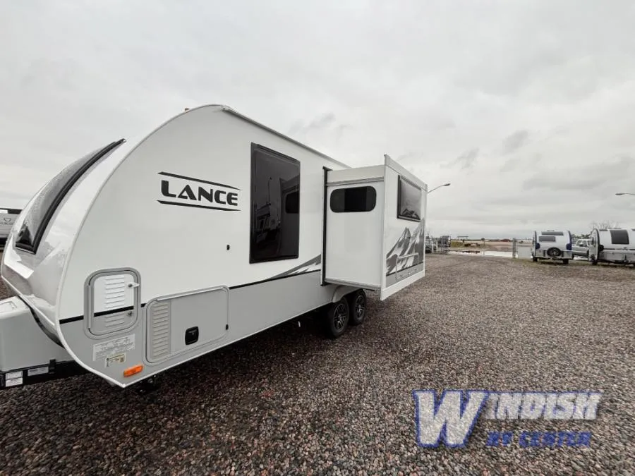 2026 Lance Lance Travel Trailers 1995 - Main photo