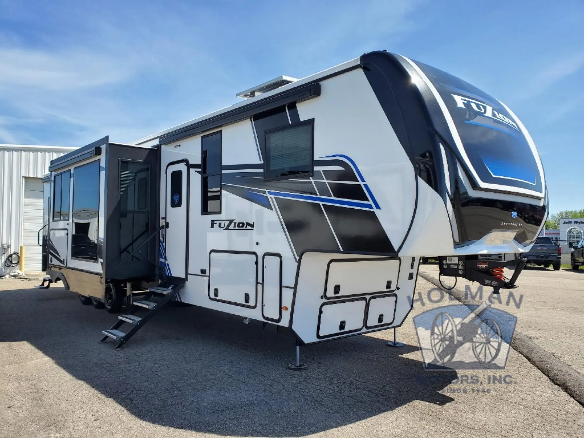 2025 Keystone Fuzion 440 - Photo 2