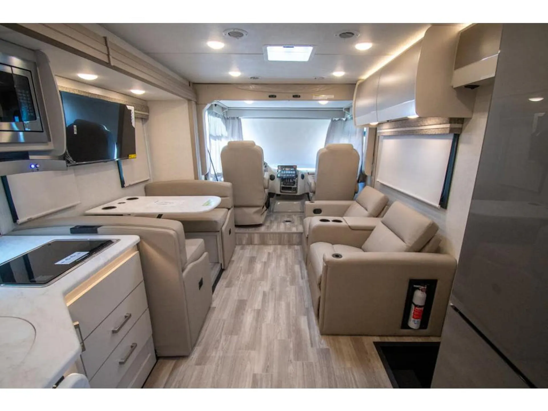 2026 Thor Motor Coach Axis 281 - Photo 3