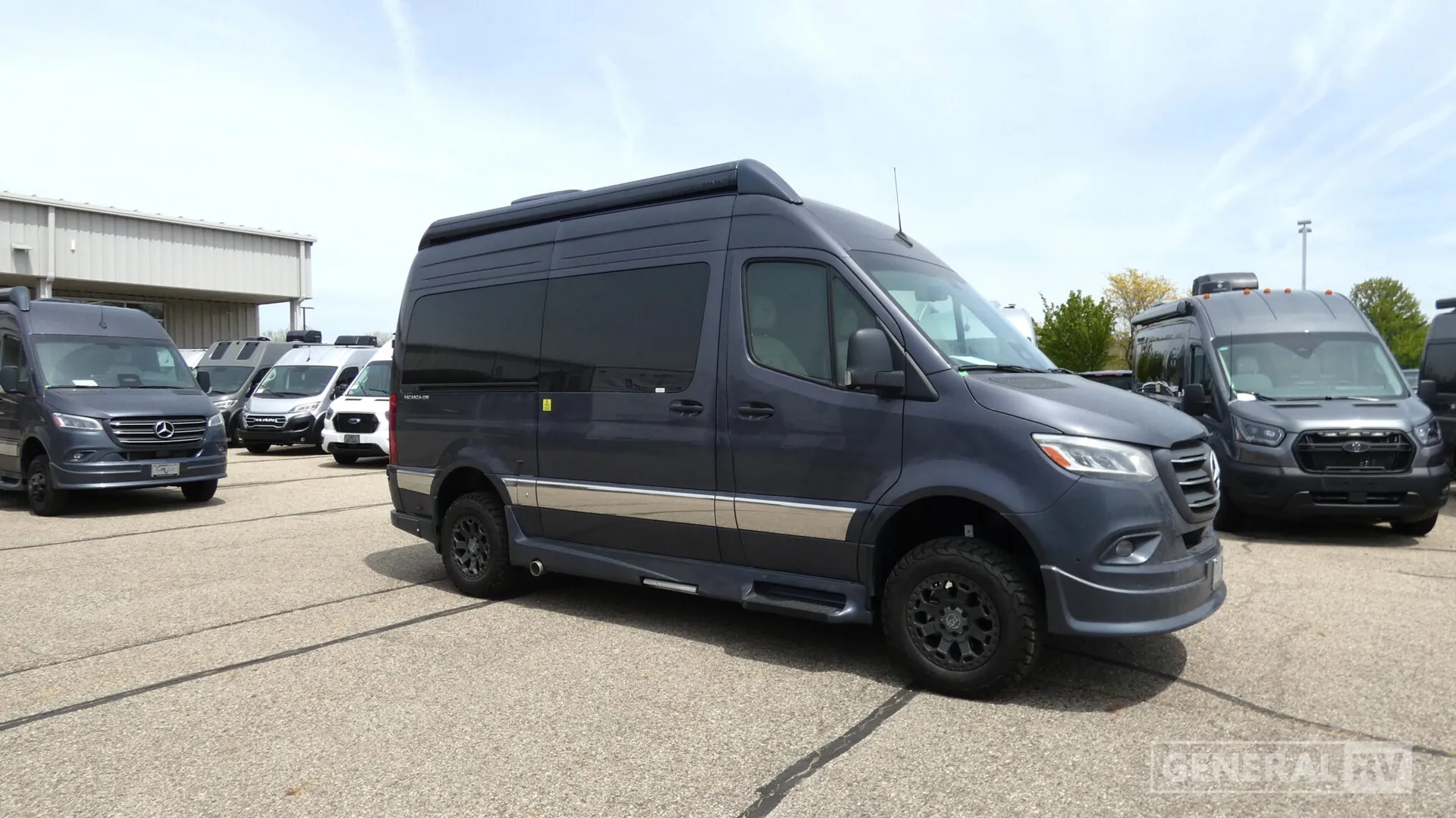 2027 Grech Motors Vacanza-ion 19AWD - Photo 2
