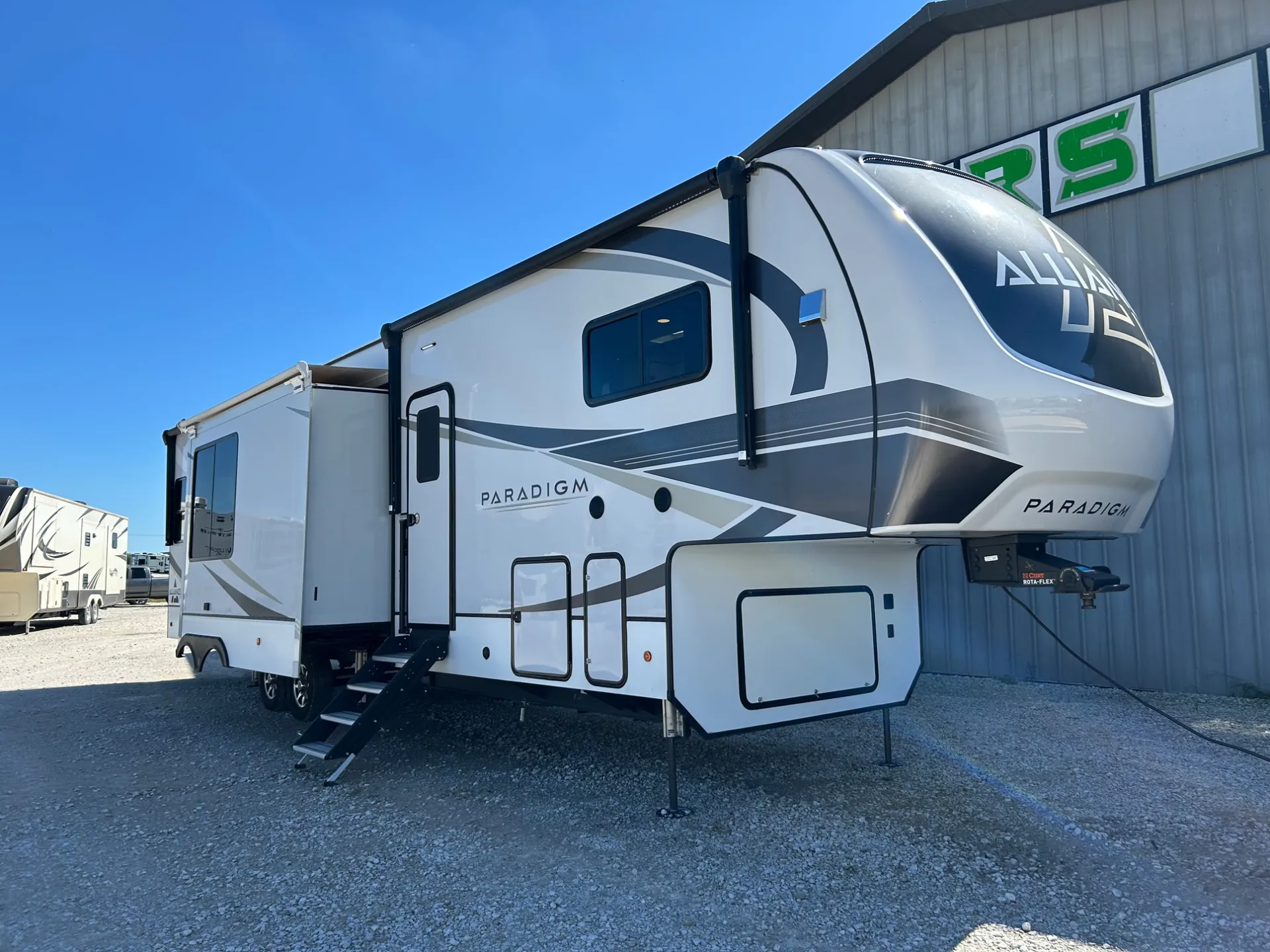 2023 Alliance RV Paradigm 395DS - Photo 2
