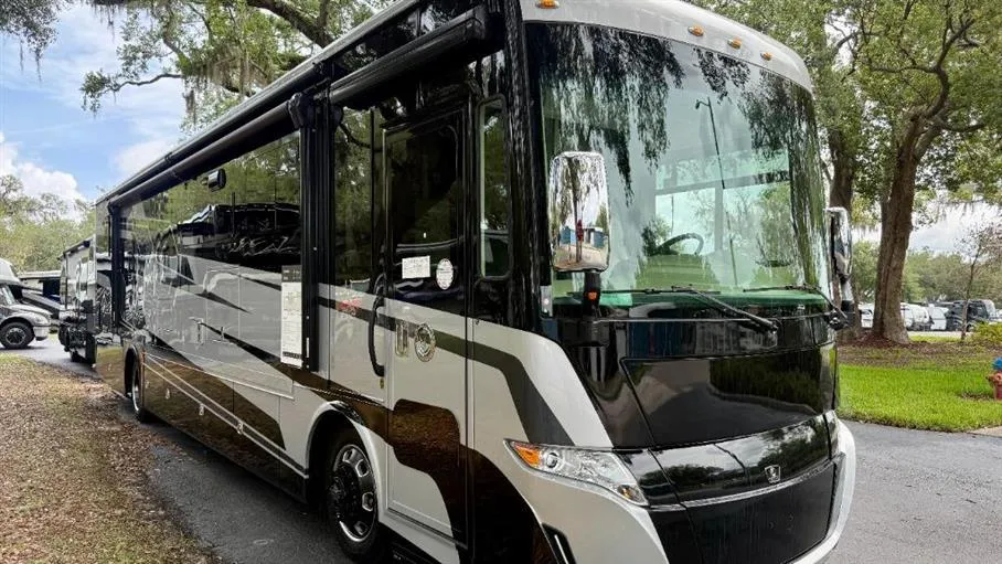 2026 Tiffin Byway 38 CL - Photo 2