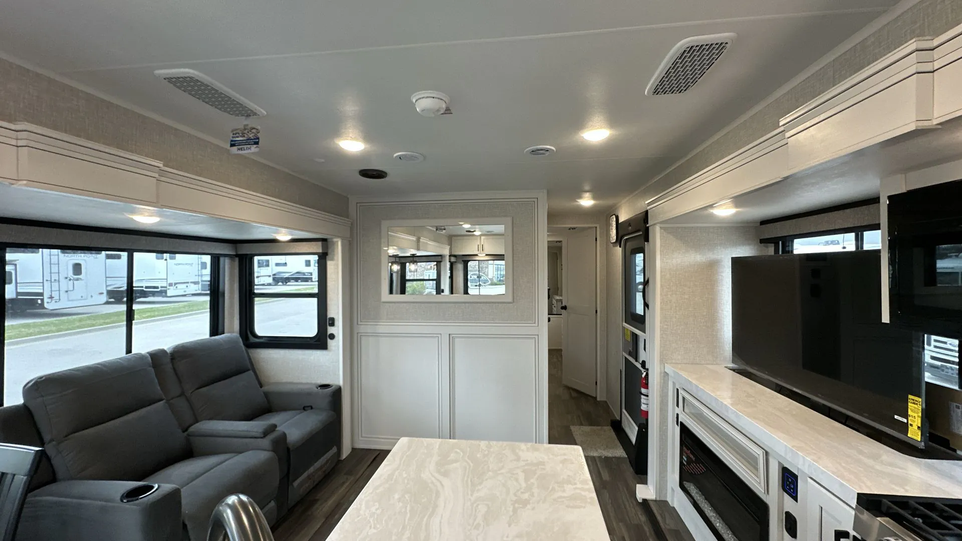 2025 Jayco Eagle HT 320MKTS - Photo 4