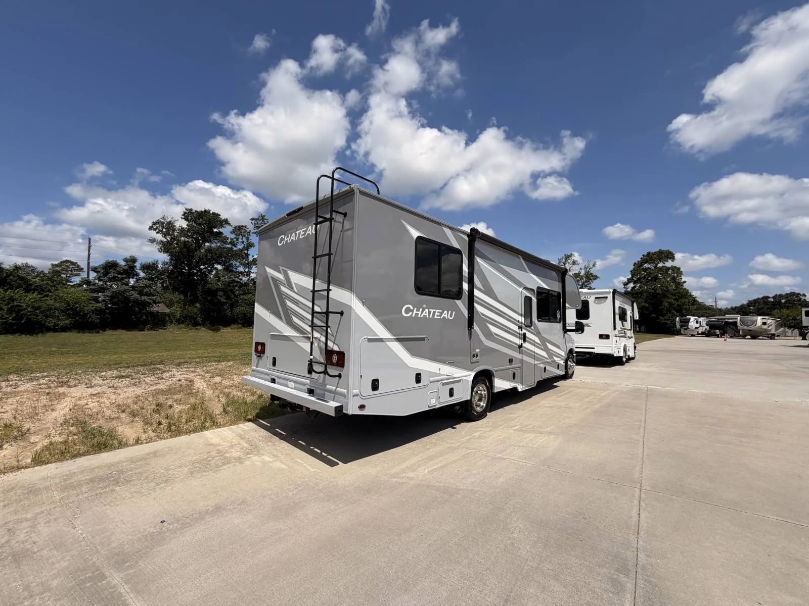 2027 Thor Motor Coach Chateau 28Z - Photo 4