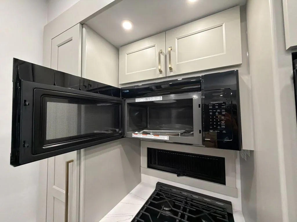 2026 Brinkley Model G 4000, Photos photo 11