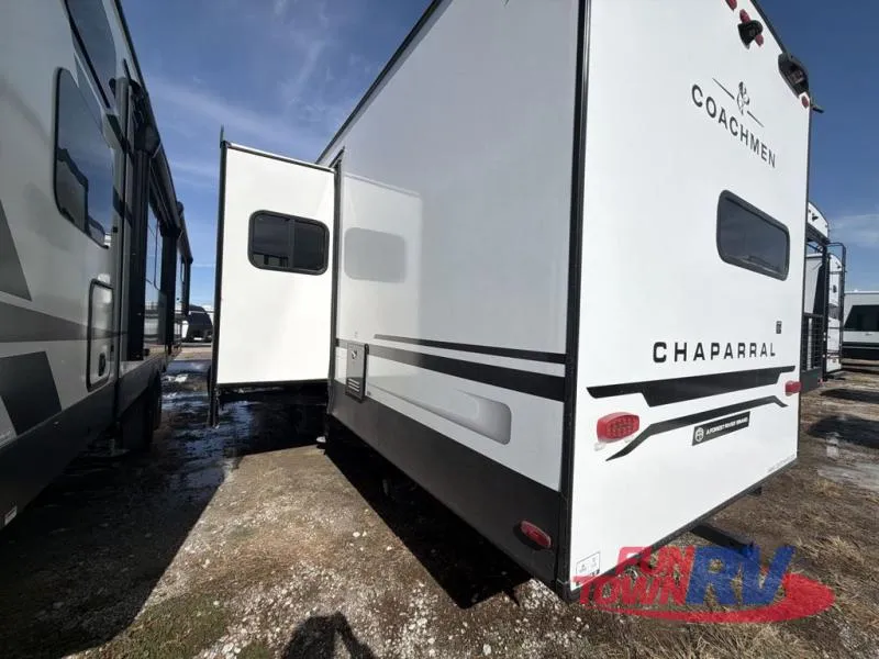 2026 Coachmen Chaparral 334FL - Photo 4