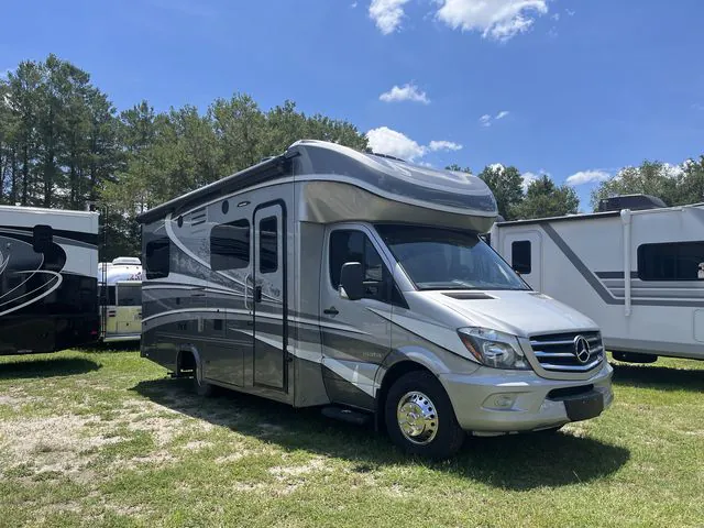 2020 Dynamax Corp Isata 3 24RW dealer photo 1 from Blue Compass RV