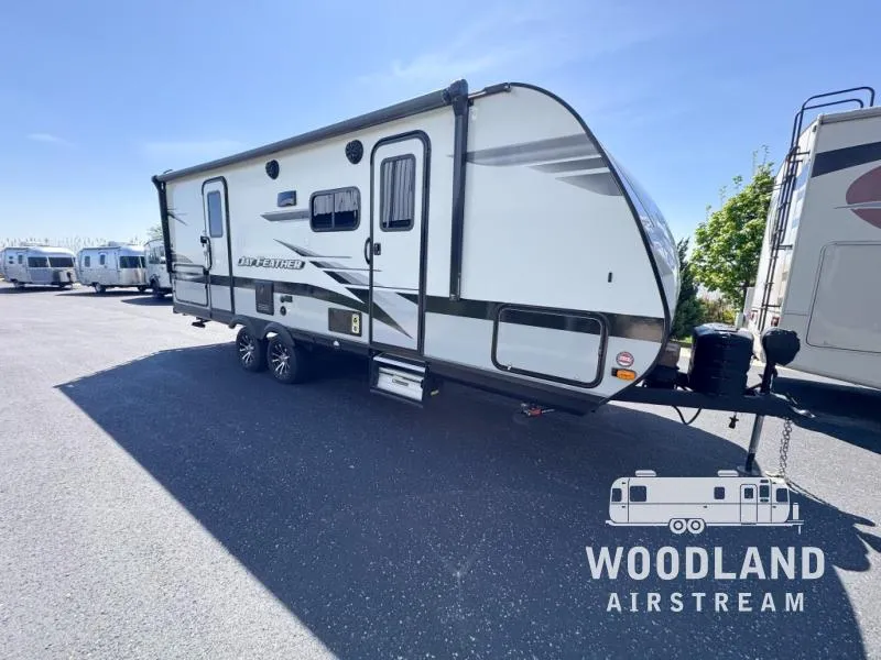 2023 Jayco Jay Feather 22RB - Photo 2