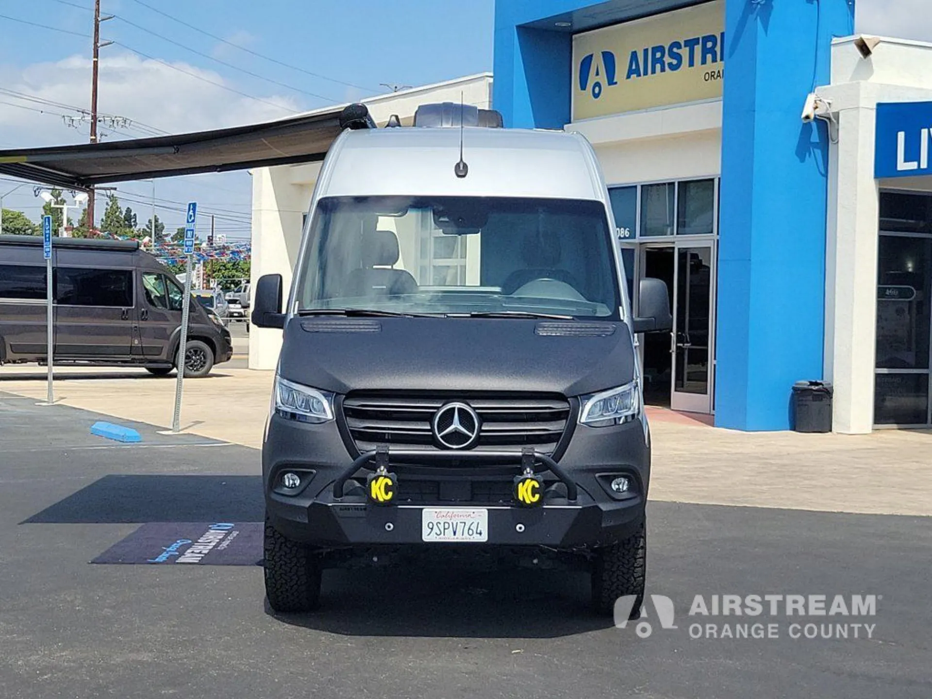 2025 Airstream Interstate 19X - Photo 3