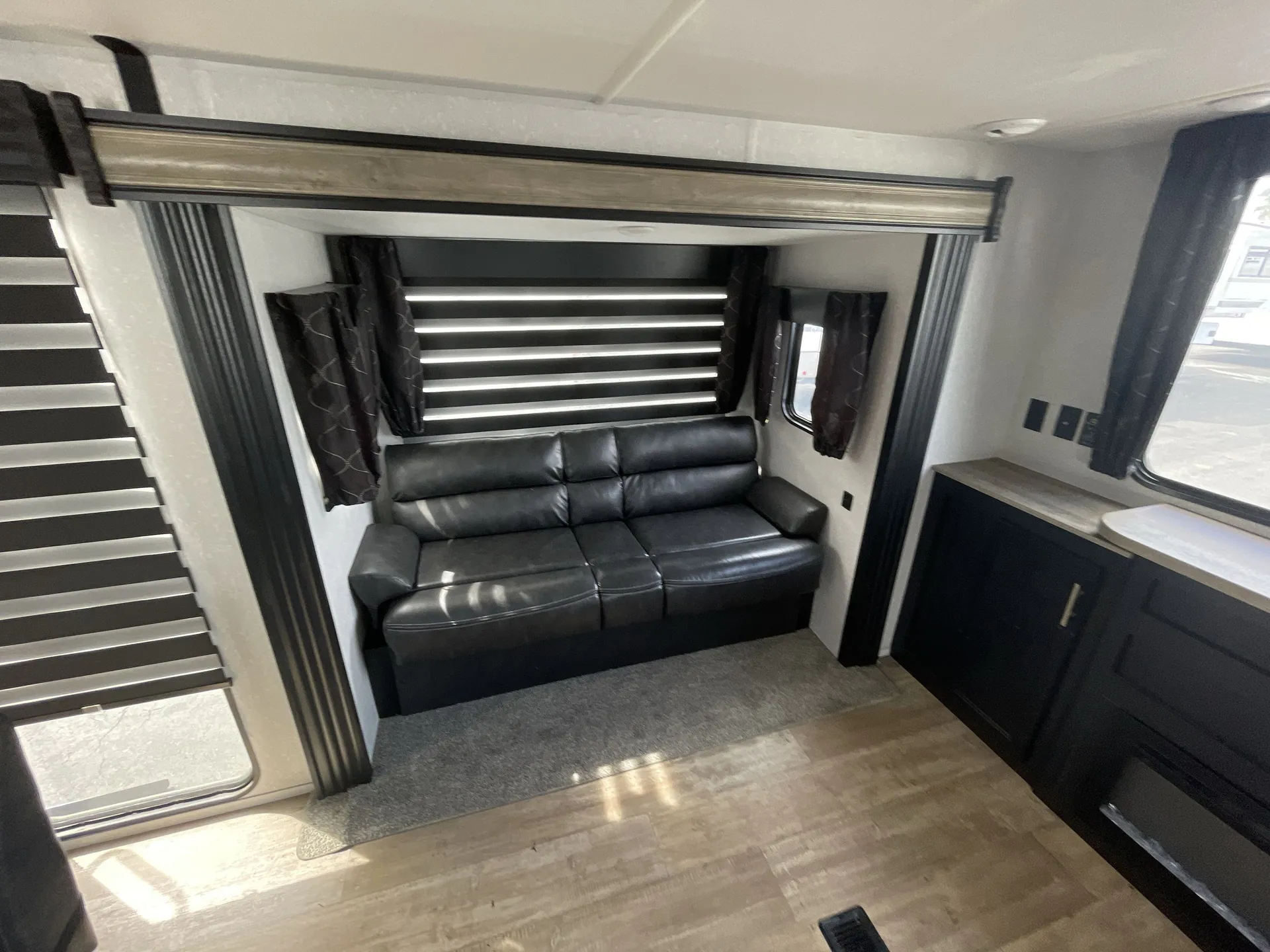 2021 Forest River Cherokee 306MM — living area main