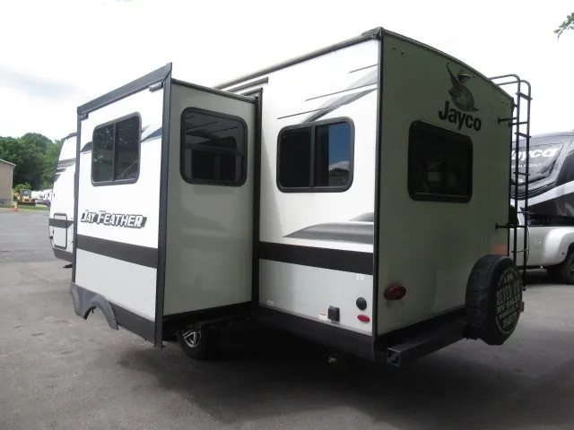 2022 Jayco Jay Feather 24RL - Photo 4
