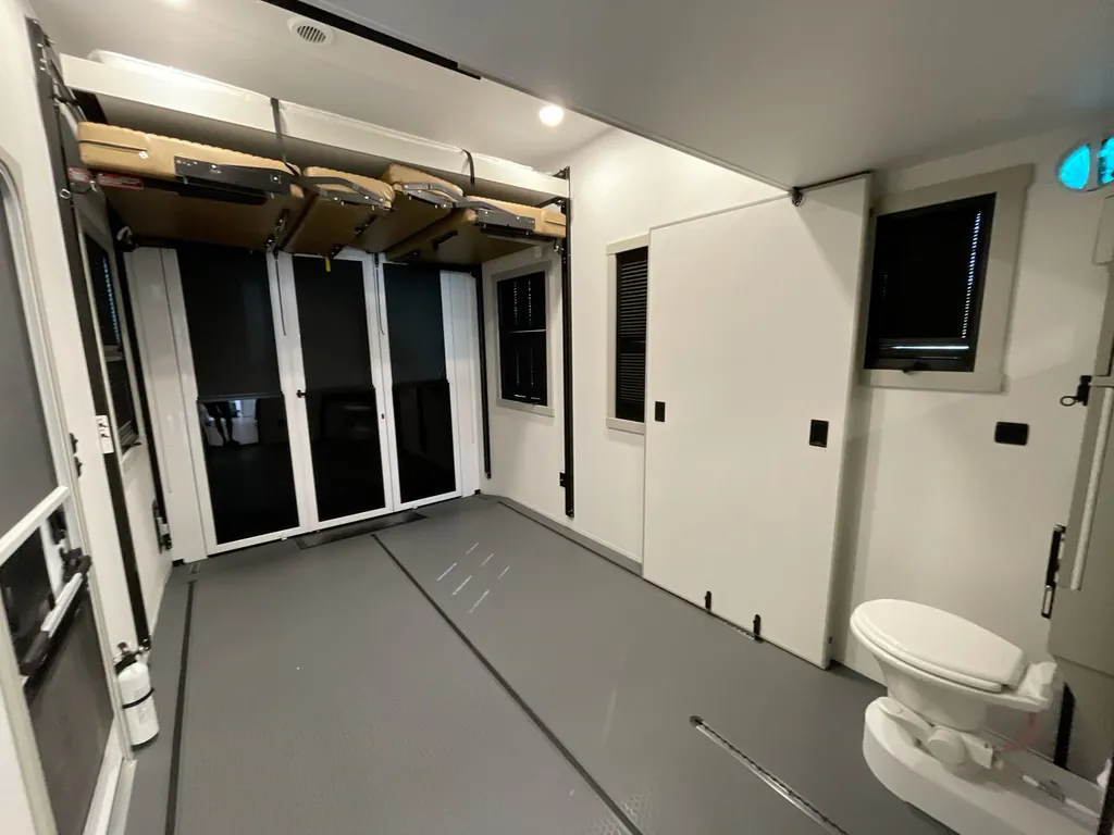 2026 Brinkley Model G 3950, Photos photo 32