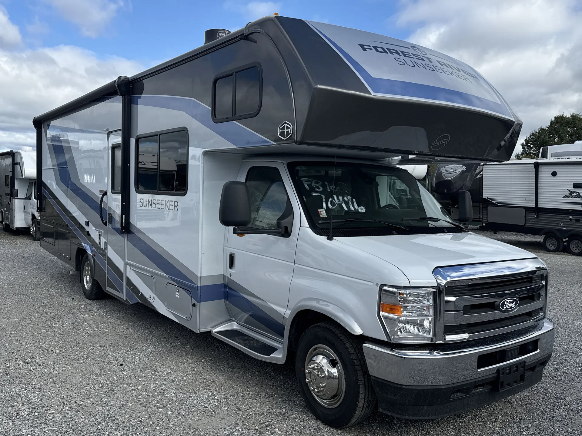 2027 Forest River Sunseeker 2860DS