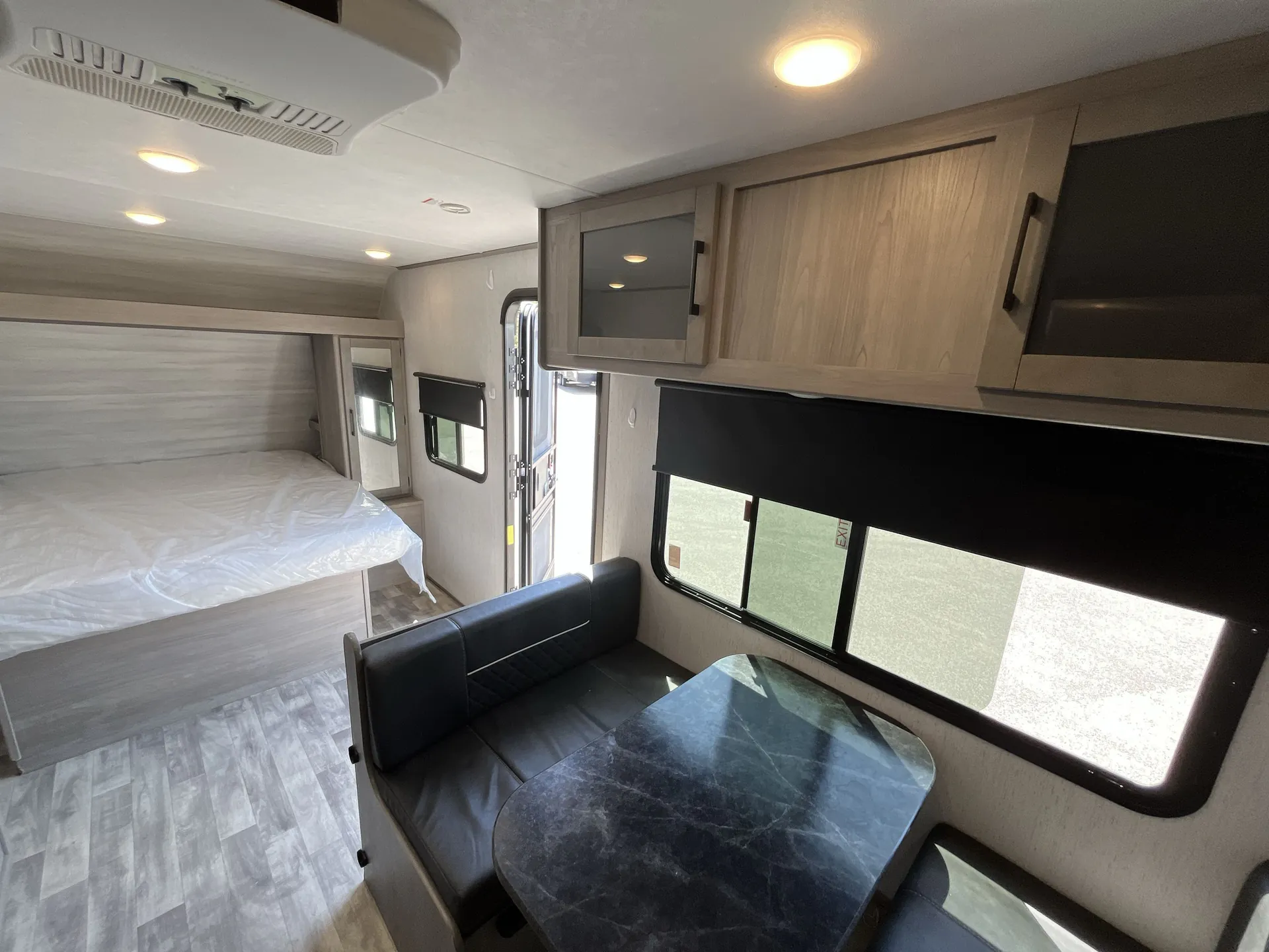 2022 Dutchmen Kodiak SE 22SBH — living area main