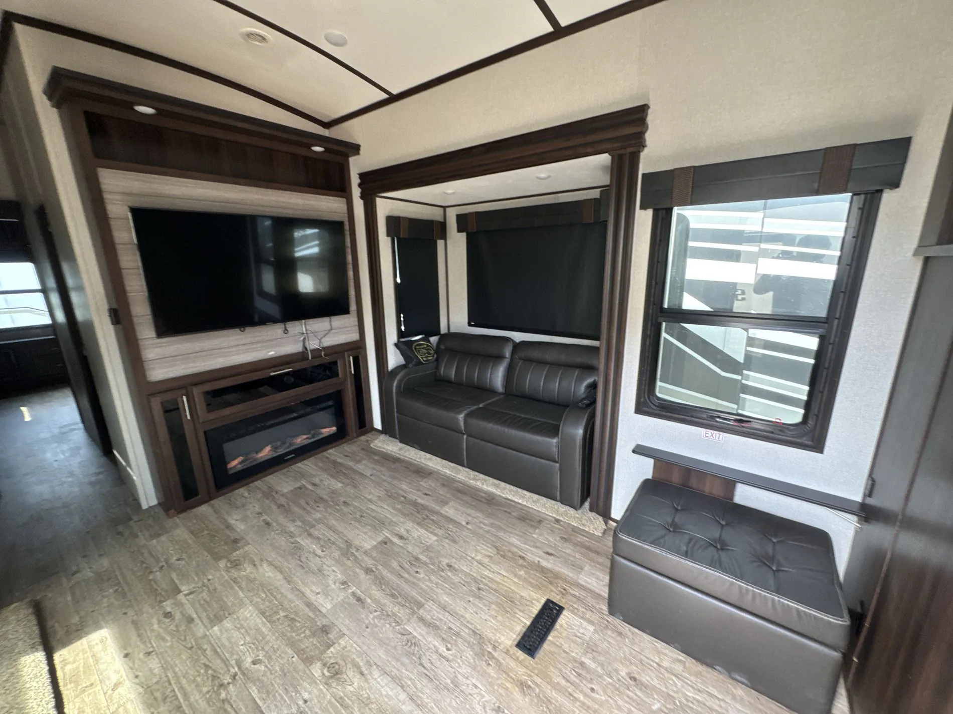 2020 Jayco North Point 383FKWS - Photo 4