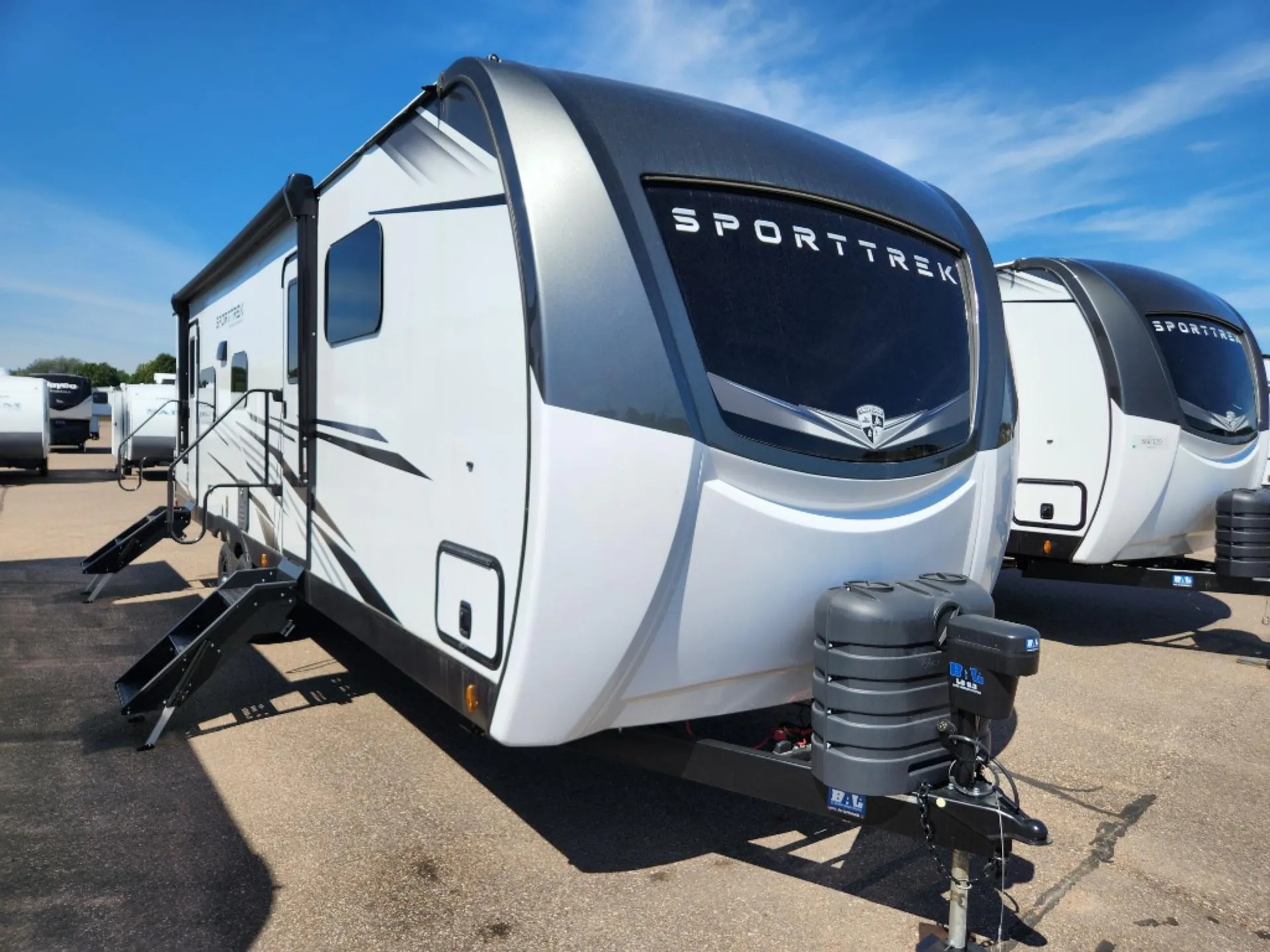 2026 Venture RV SportTrek Touring Edition STT302VRB - Photo 2