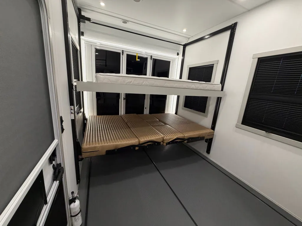 2026 Brinkley Model G 3970, Photos photo 32