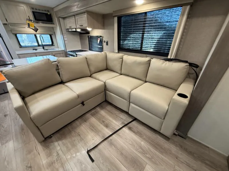 2026 Coachmen Catalina Legacy Edition 323MAZE, Photos photo 4