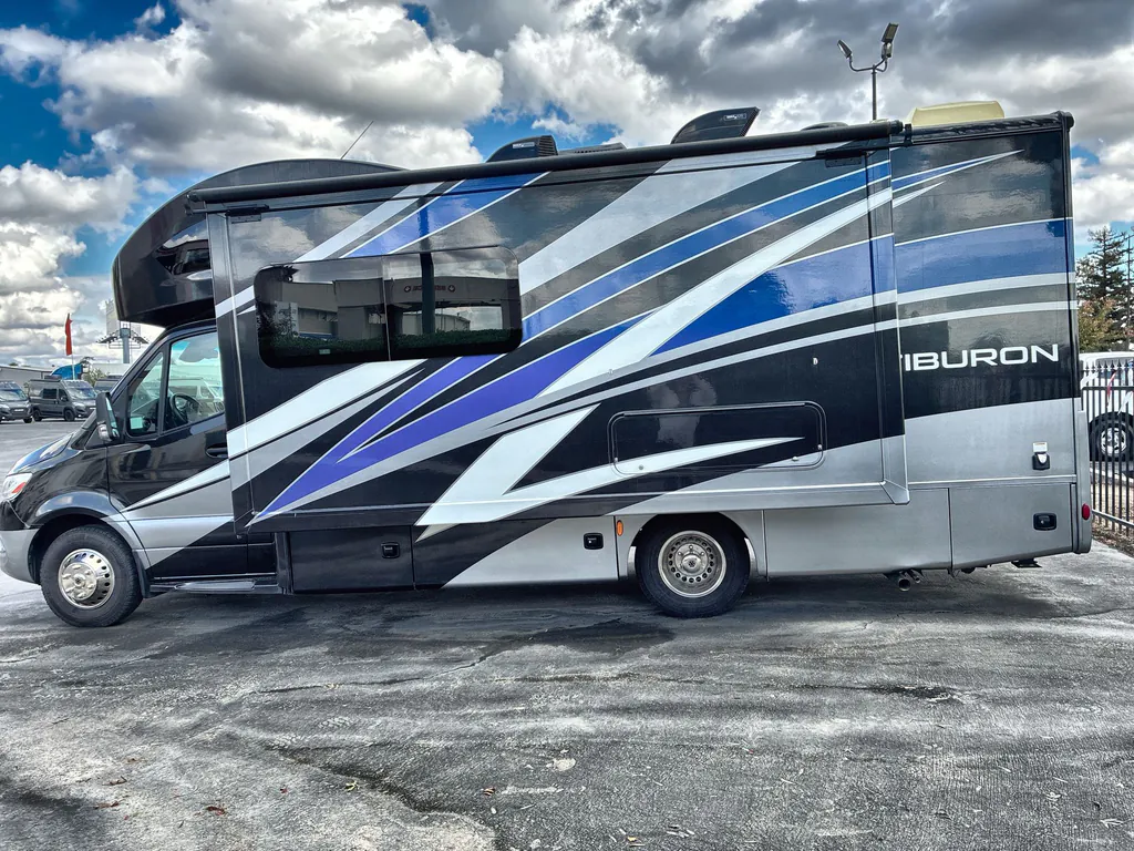 2020 Thor Motor Coach Tiburon 24FB, Photos photo 12