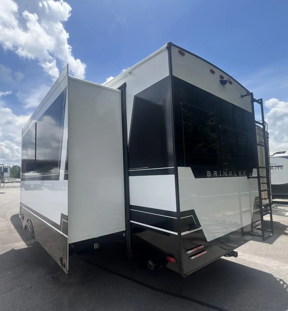 2026 Brinkley Model Z 2680, Photos photo 4