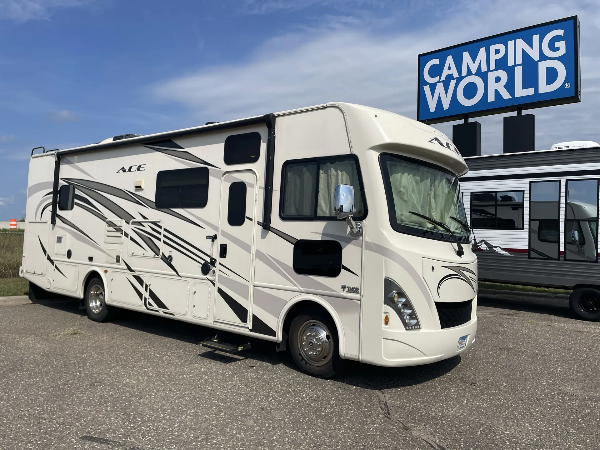2018 Thor Motor Coach A.C.E 30.3 - Photo 2