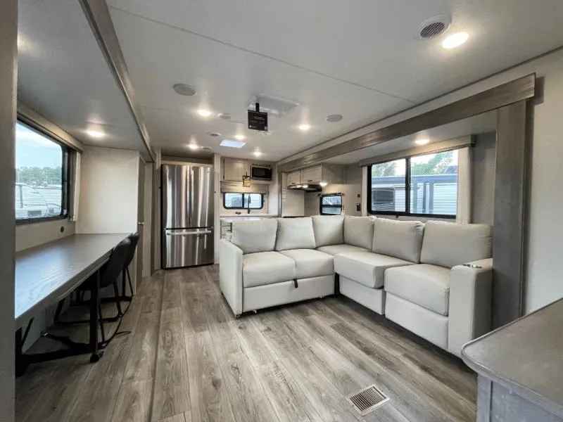 2026 Coachmen Catalina Legacy Edition 323MAZE - Photo 3