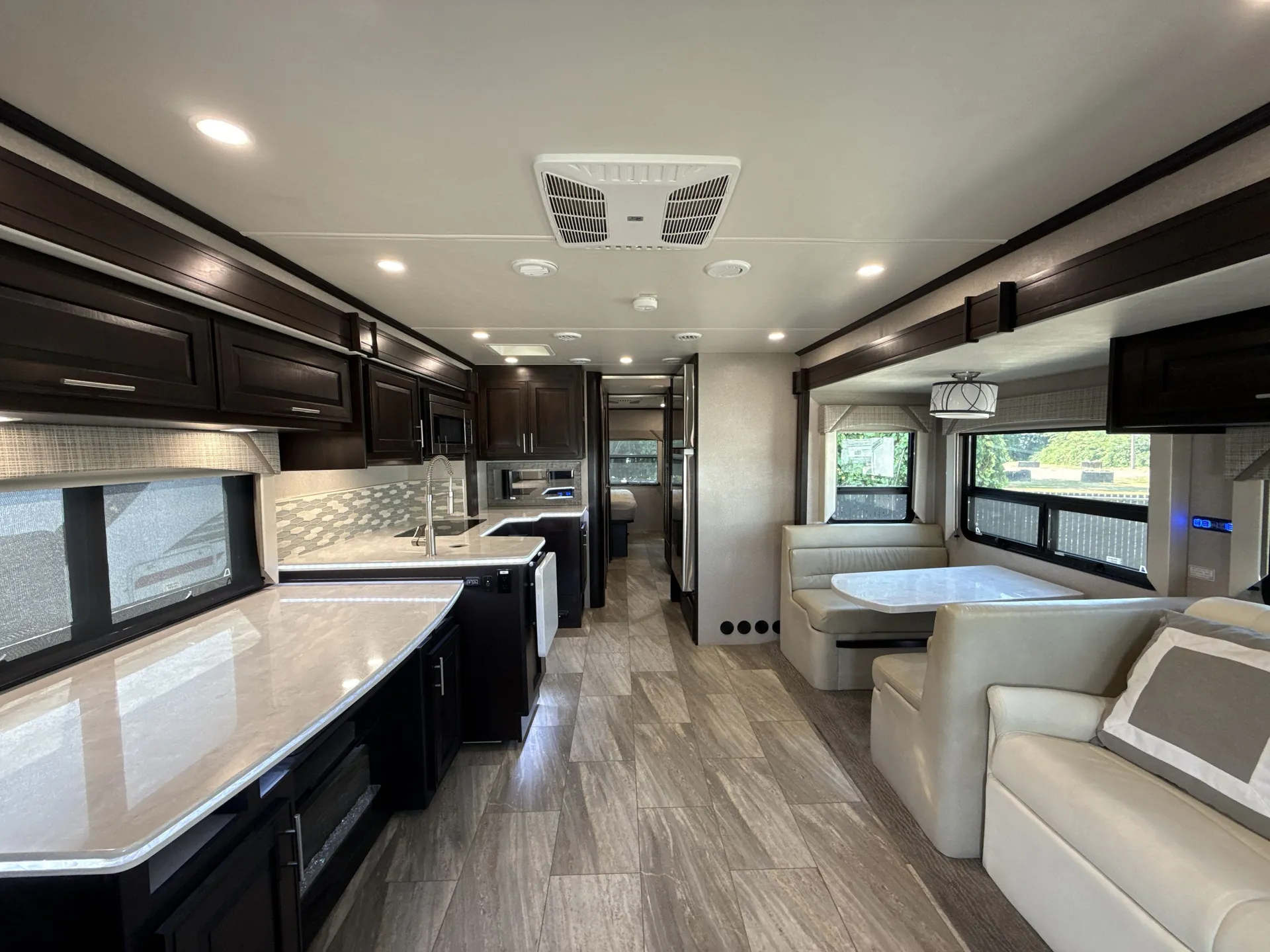 2020 Dynamax Corp DX3 37TS - Photo 3
