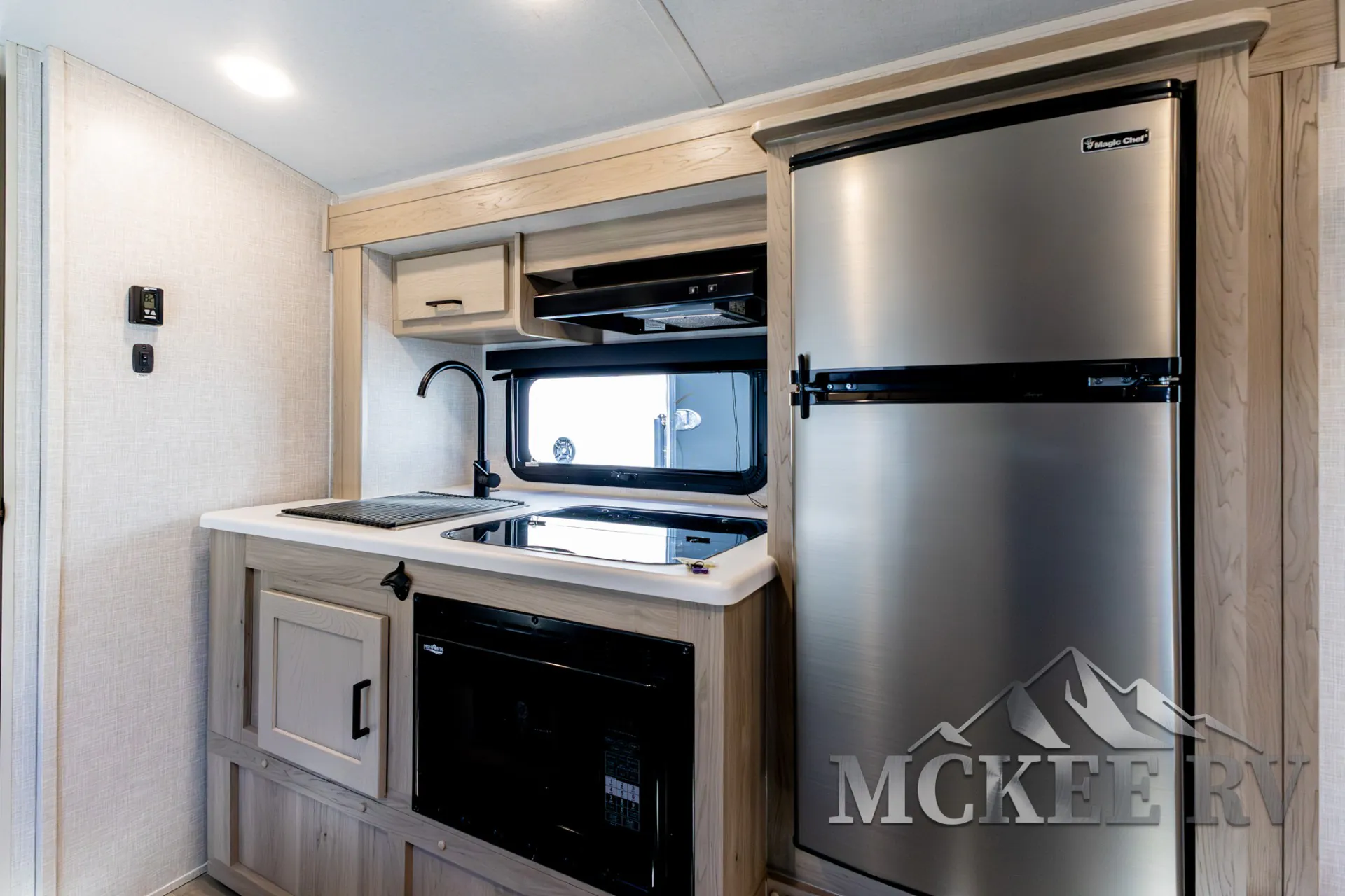2023 Forest River Flagstaff E-Pro 19FDS — Photo 7