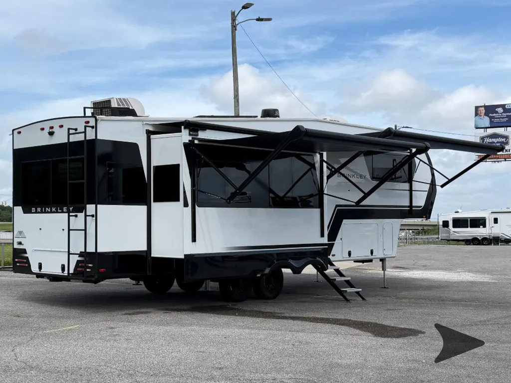 2025 Brinkley Model Z 3100, Photos photo 14