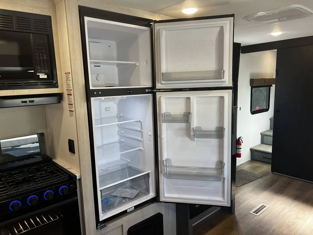 2027 Palomino Puma 337BH, Photos photo 17