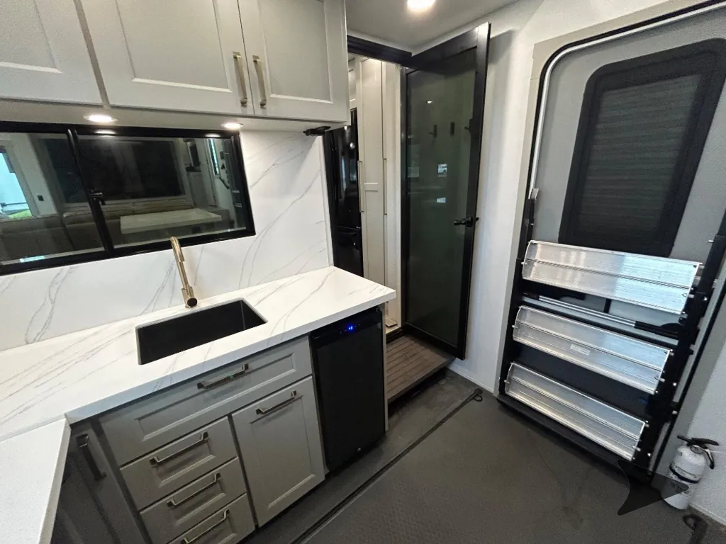 2025 Brinkley Model G 3250, Photos photo 42