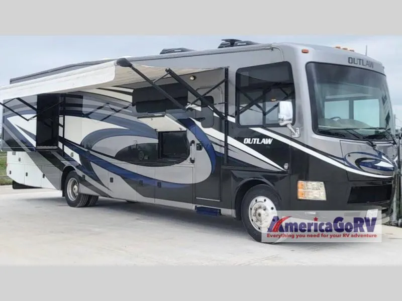 2016 Thor Motor Coach Outlaw 38RF - Main photo