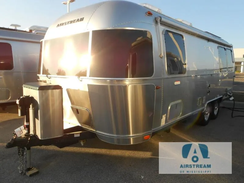 2026 Airstream International 25FB - Photo 3