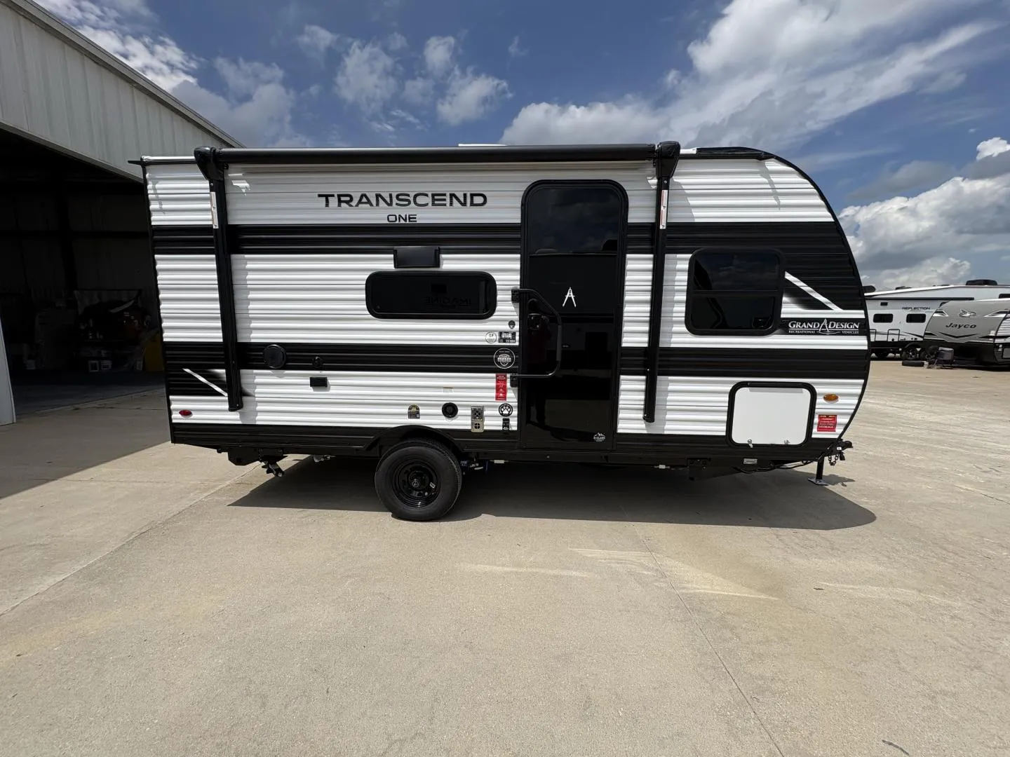 2026 Grand Design Transcend One 151BH - Photo 2