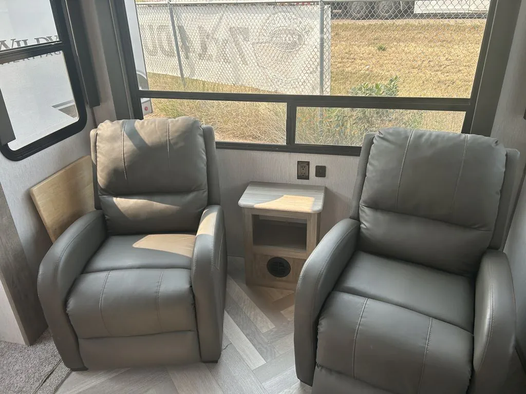 2022 Forest River Wildwood Heritage Glen 286RL — Photo 6