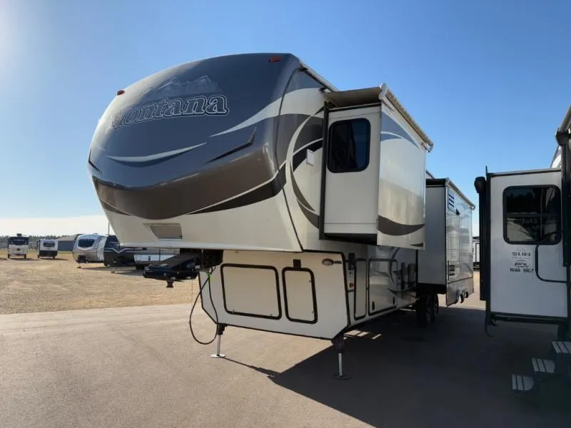 2015 Keystone Montana 3610 RL - Photo 3