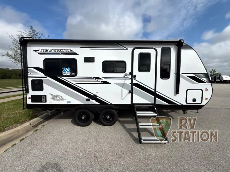 2026 Jayco Jay Feather 19MRK - Photo 4