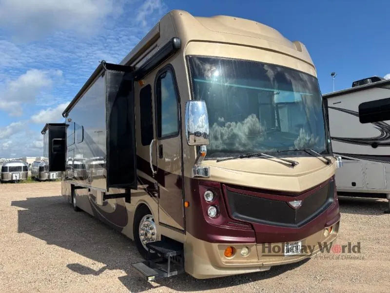2017 Fleetwood RV Discovery 40X - Main photo