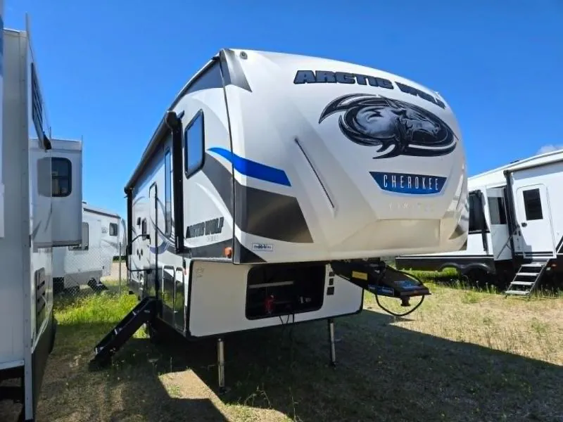 2018 Forest River Cherokee Arctic Wolf 255DRL4 - Photo 2