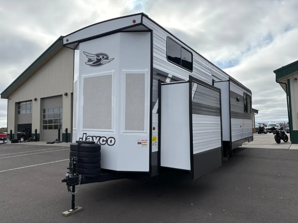 2027 Jayco Jay Flight Bungalow JayLoft, Photos photo 4