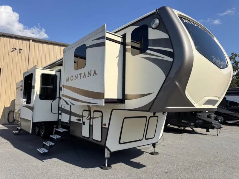 2017 Keystone Montana 3820FK - Main photo