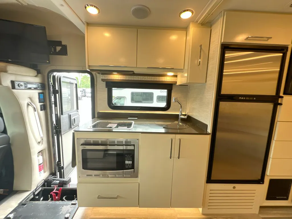 2020 Tiffin Wayfarer 25 RW, Photos photo 8