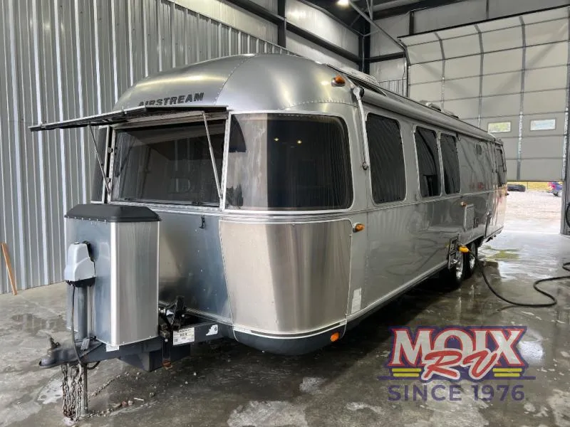 2016 Airstream Classic 30 - Photo 4