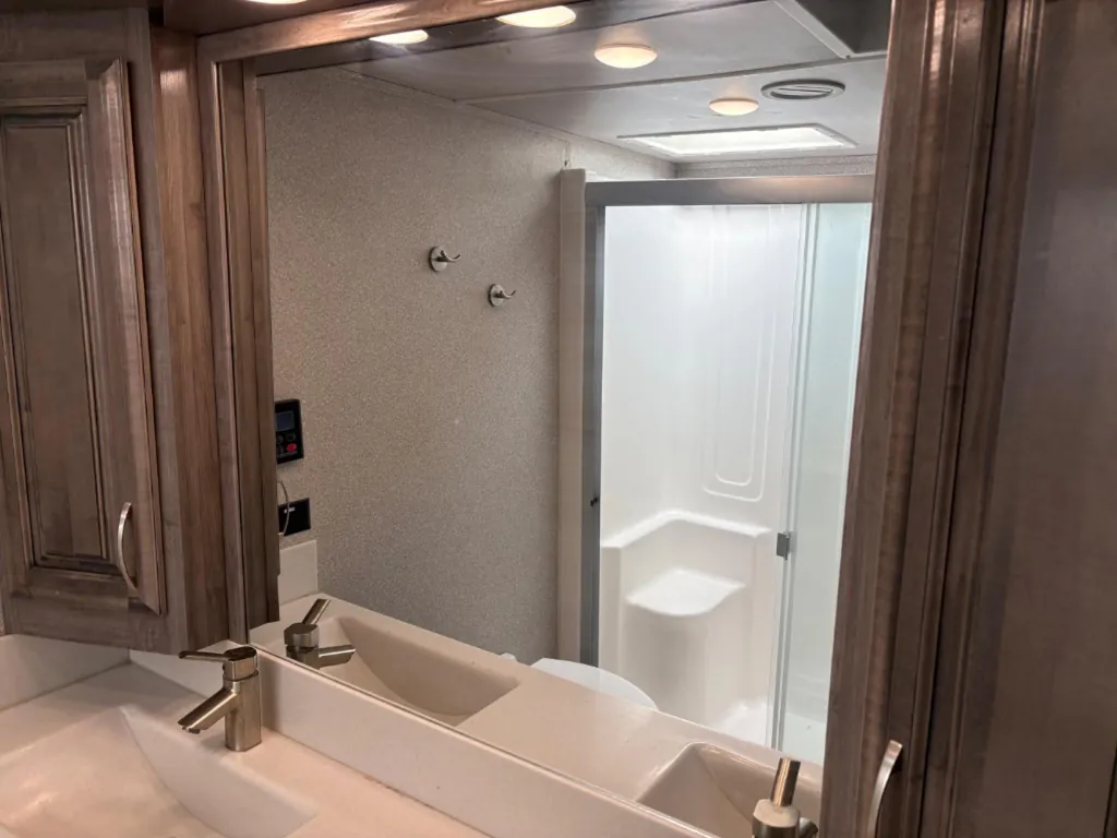 2020 Forest River Cedar Creek Champagne Edition 38EL, Photos photo 34