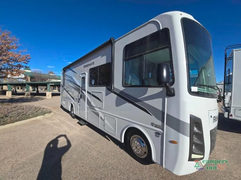 2025 Thor Motor Coach Resonate 29G - Photo 2