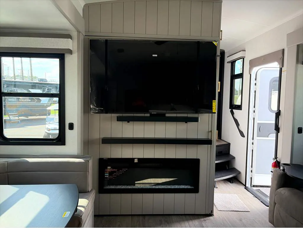 2027 Jayco North Point 391TBBH, Photos photo 9