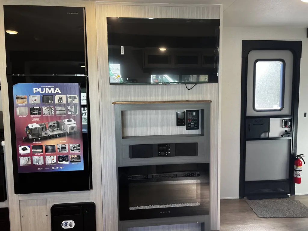 2027 Palomino Puma 337BH, Photos photo 7
