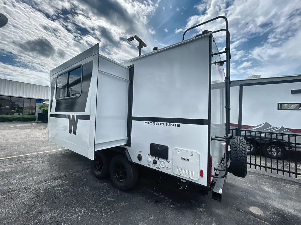 2027 Winnebago Micro Minnie 2108DS, Photos photo 6