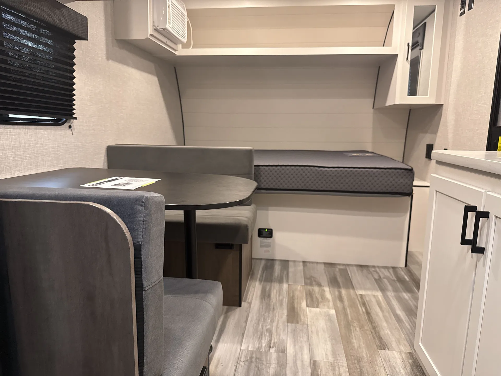 2025 Jayco Jay Flight SLX 175BH — living area main