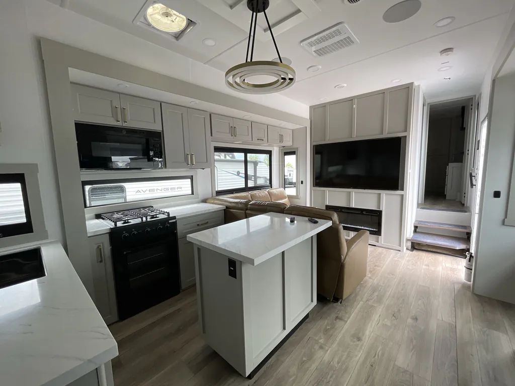 2025 brinkley Model G 3950, Photos photo 3